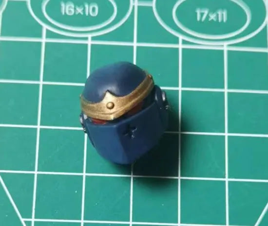 Joytoy Warhammer 1/18 Action Figures Ultramarines Cataphractii Terminator Squad Terminator with Lightning Claws Boy Gifts