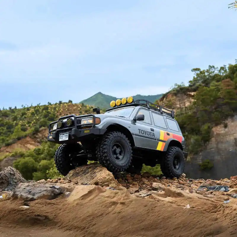 FMS FCX10 Simulated Land Cruiser LC80 Climbing Car 1/10 Remote Control Electric Off-Road Vehicle Two-Speed Linkage Light