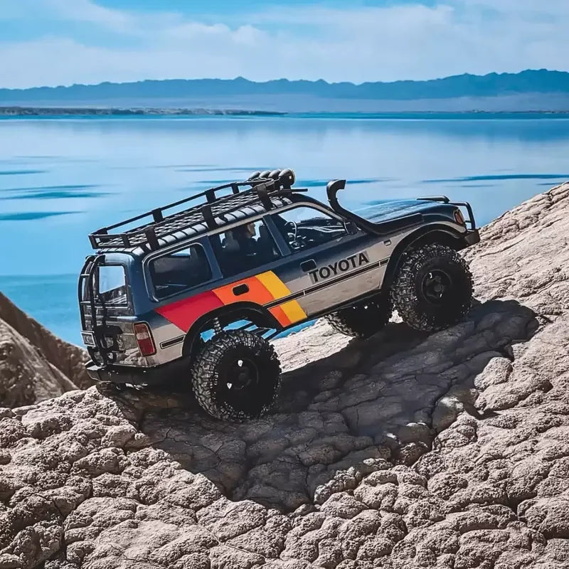 FMS FCX10 Simulated Land Cruiser LC80 Climbing Car 1/10 Remote Control Electric Off-Road Vehicle Two-Speed Linkage Light