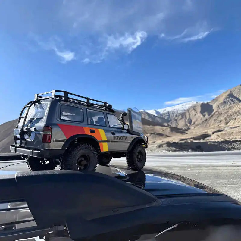 FMS FCX10 Simulated Land Cruiser LC80 Climbing Car 1/10 Remote Control Electric Off-Road Vehicle Two-Speed Linkage Light