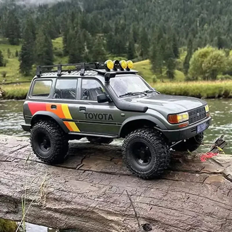 FMS FCX10 Simulated Land Cruiser LC80 Climbing Car 1/10 Remote Control Electric Off-Road Vehicle Two-Speed Linkage Light