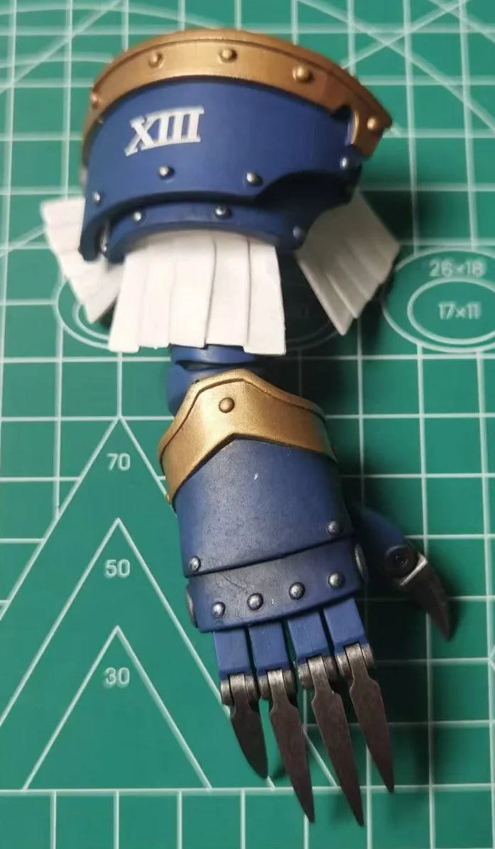 Joytoy Warhammer 1/18 Action Figures Ultramarines Cataphractii Terminator Squad Terminator with Lightning Claws Boy Gifts