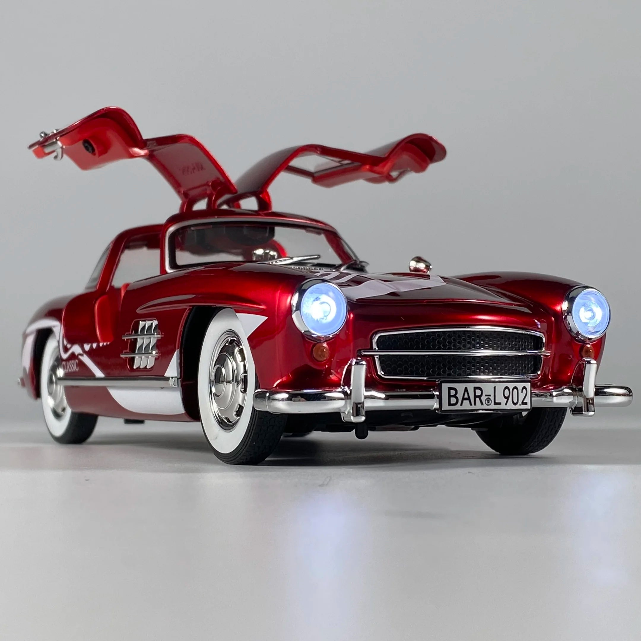 1:24 Benz 300SL Coca Cola Pepsi Cola Classic Vintage Car Alloy Diecast Model Car Sound And Light Pull Back Collection Hobby Gift