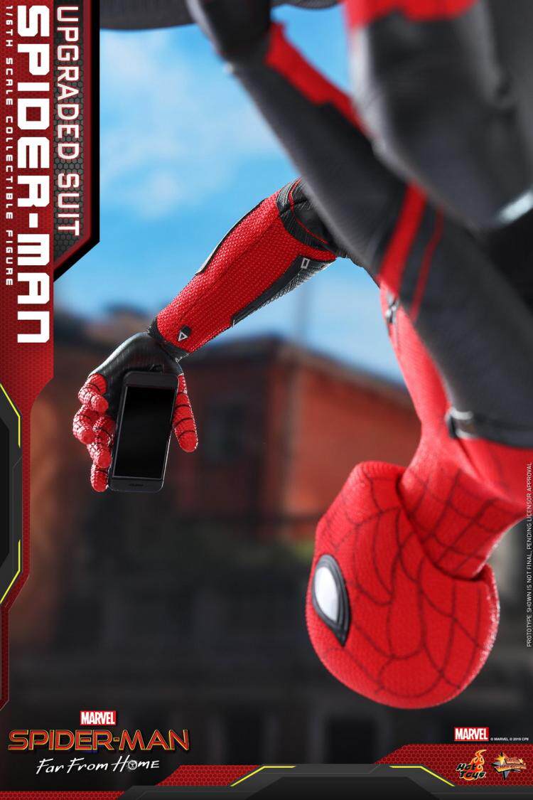 HOTTOYS 1/6 Spider-Man: Far From Home Upgraded Red and Black Suit Figure MMS542