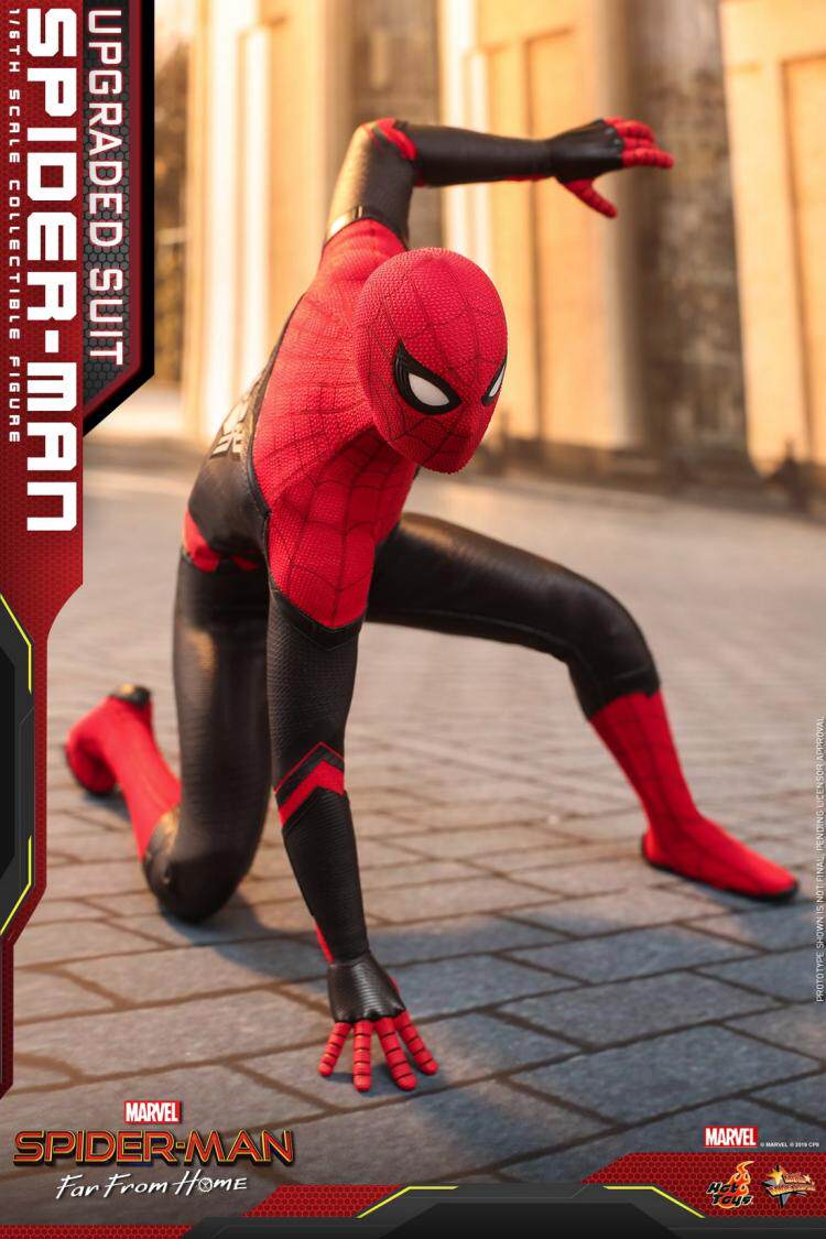 HOTTOYS 1/6 Spider-Man: Far From Home Upgraded Red and Black Suit Figure MMS542
