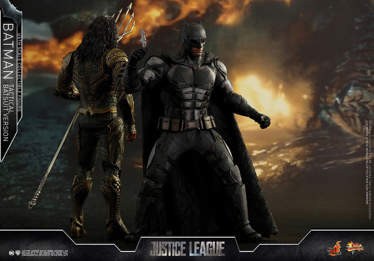 HotToys HT MMS432 Justice League Tactical Suit Medium Armor Batman VIP Edition Action Figure