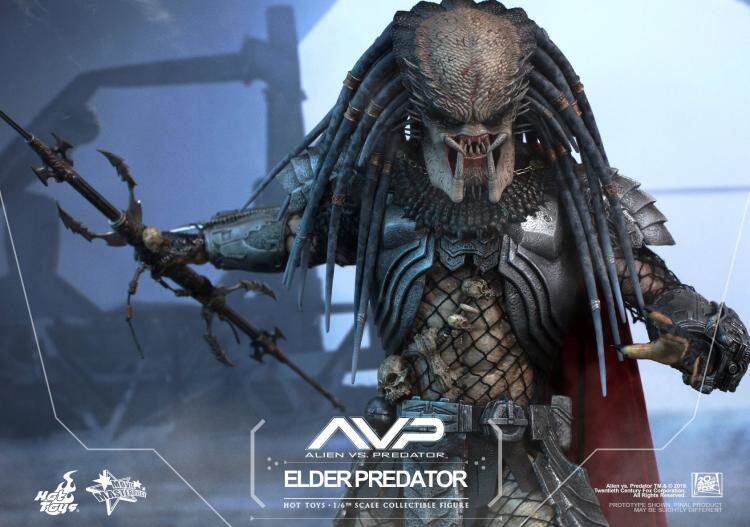 HOTTOYS 1/6 AVP Alien vs. Predator: Elder Red Robe 2.0 Articulated Figure MMS325