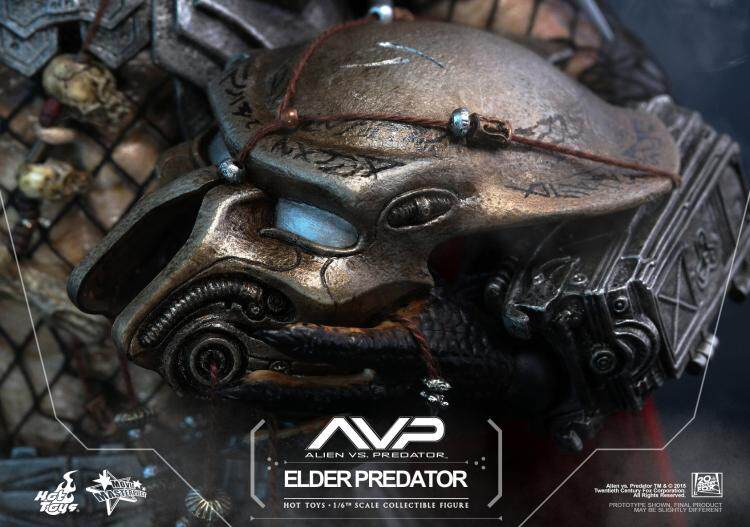 HOTTOYS 1/6 AVP Alien vs. Predator: Elder Red Robe 2.0 Articulated Figure MMS325