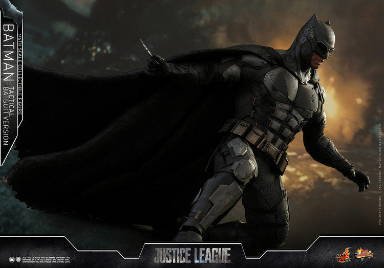 HotToys HT MMS432 Justice League Tactical Suit Medium Armor Batman VIP Edition Action Figure