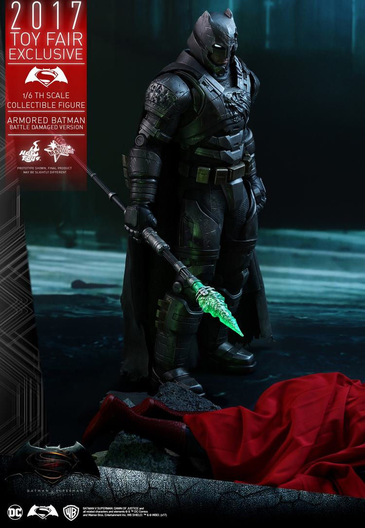 HotToys HT MMS417 BVS Battle Damaged 1/6 Heavy Armor Batman 2017 Venue Edition Action Figure
