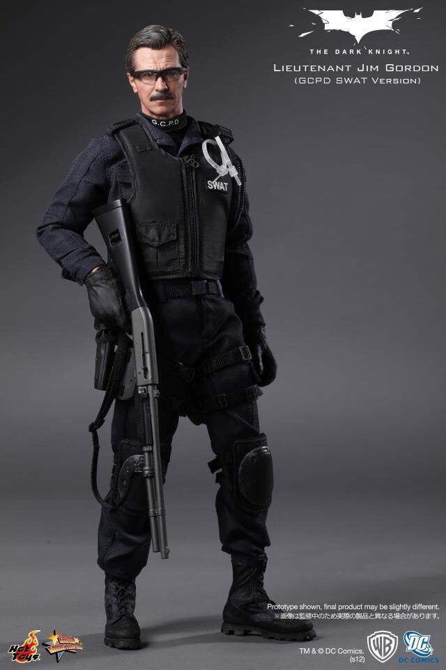 HotToys HT MMS182 1:6 Batman Begins 2 The Dark Knight Venue Exclusive Commissioner Gordon  action figures