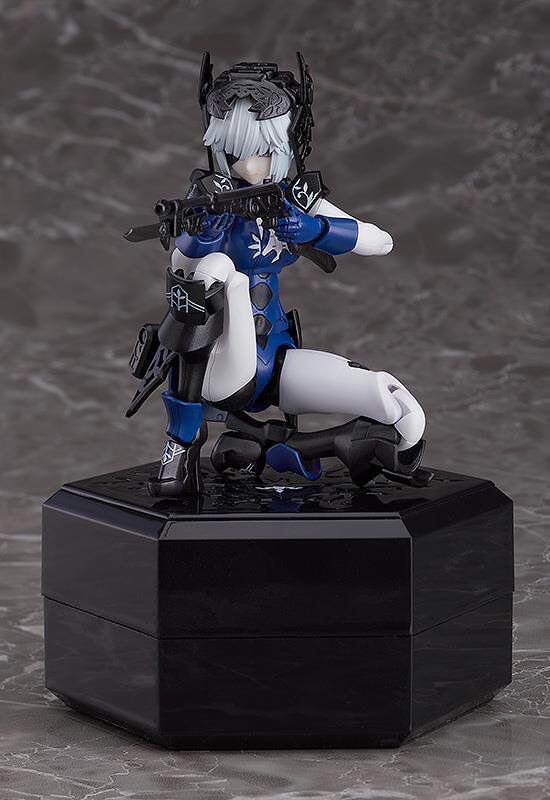 GSC chitocerium — "Standard-bearer" (Blue Box-girl) — Assembly Model Kit