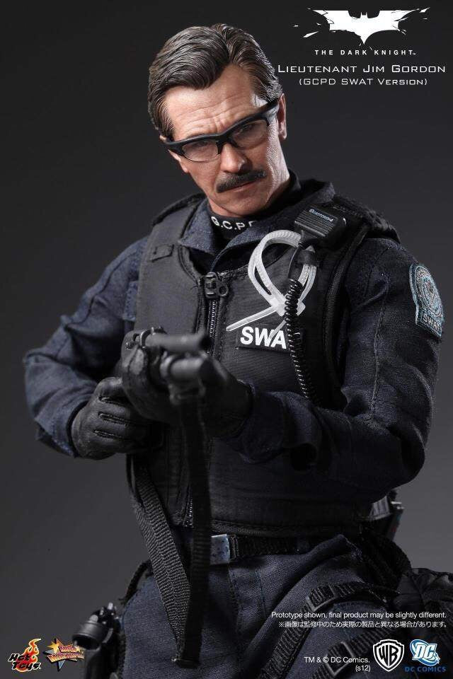 HotToys HT MMS182 1:6 Batman Begins 2 The Dark Knight Venue Exclusive Commissioner Gordon  action figures