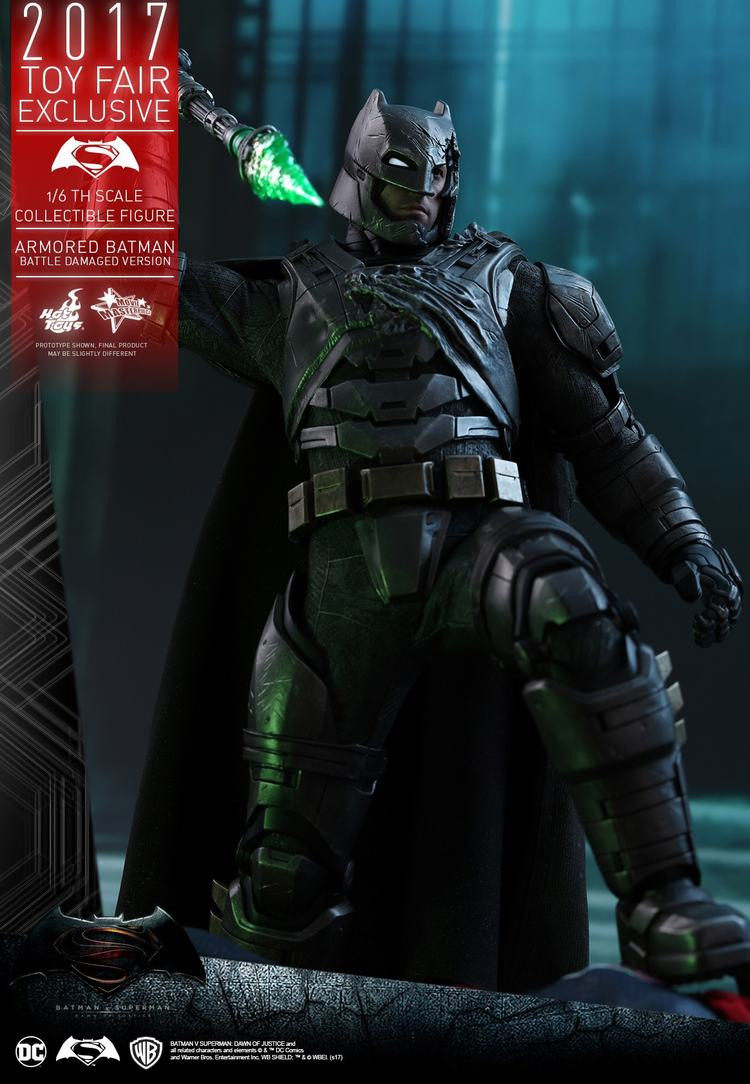 HotToys HT MMS417 BVS Battle Damaged 1/6 Heavy Armor Batman 2017 Venue Edition Action Figure