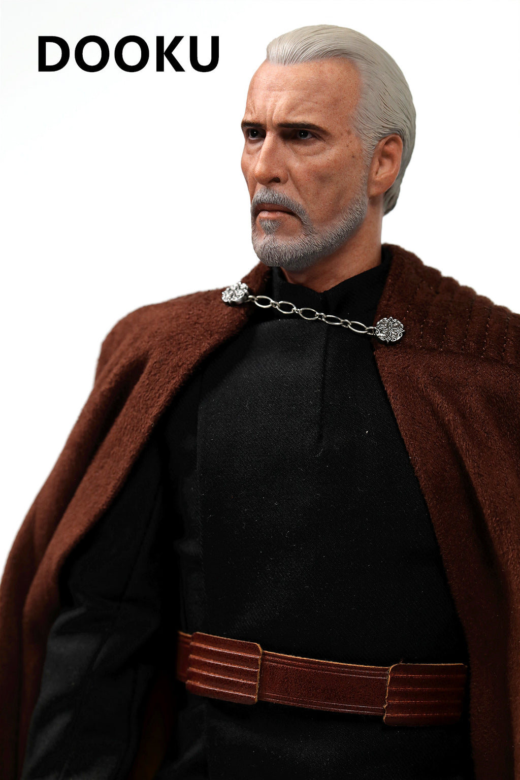 HT MMS496 Star Wars Episode 2 Count Dooku action figure