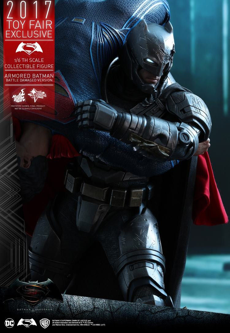 HotToys HT MMS417 BVS Battle Damaged 1/6 Heavy Armor Batman 2017 Venue Edition Action Figure