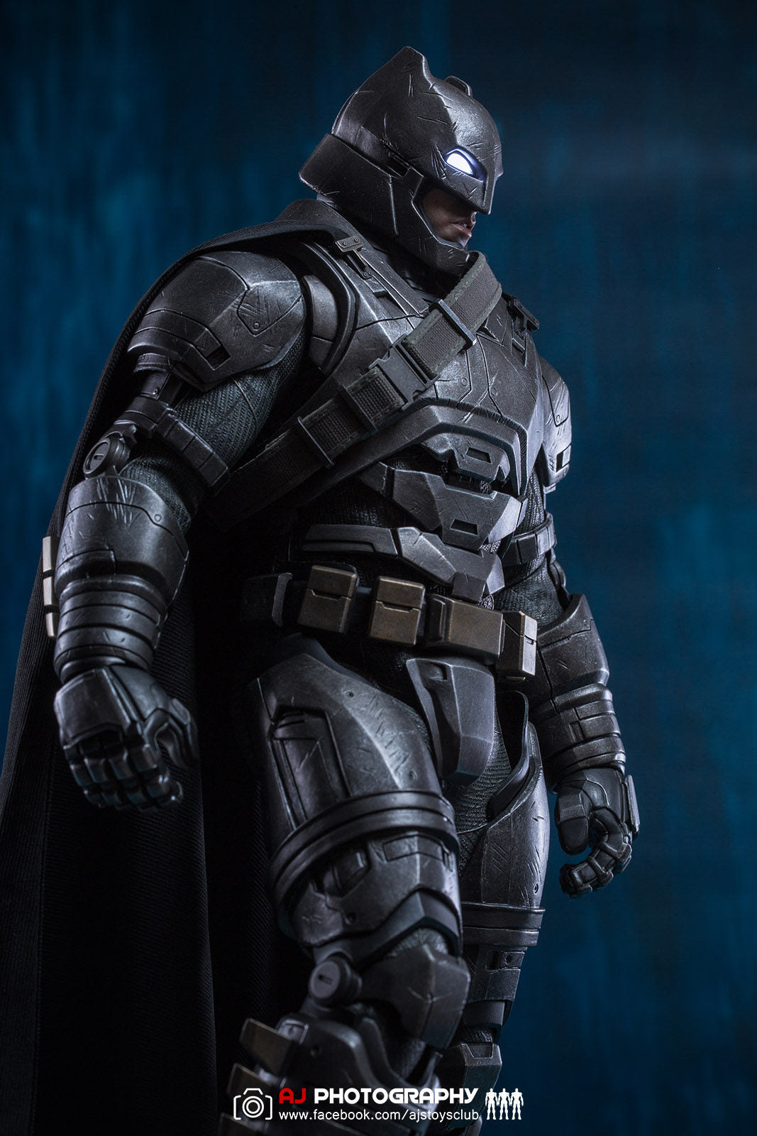 HT HotToys 1/6 BVS Batman v Superman Heavy Armor Regular Version MMS349 Action Figure