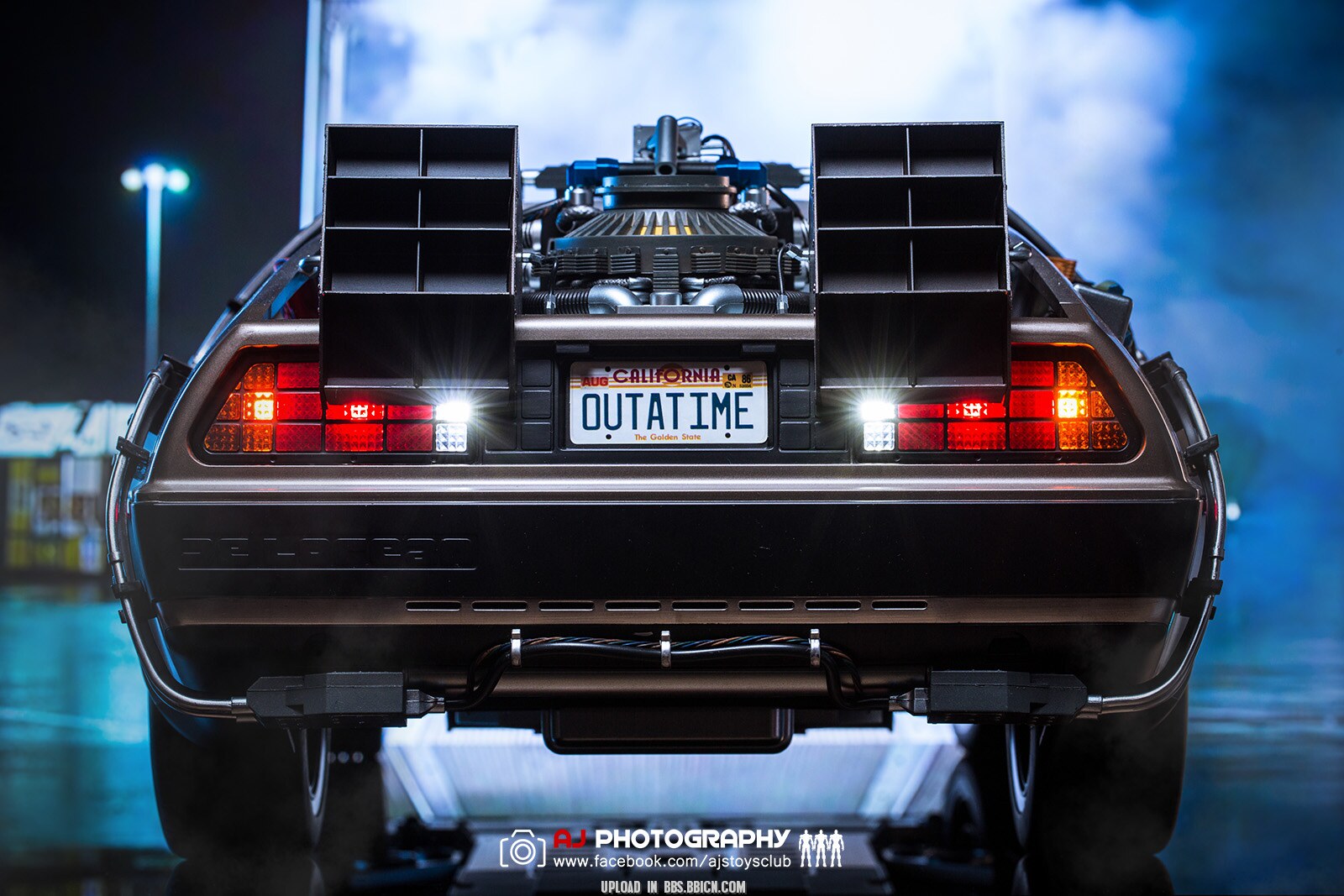 HOT TOYS HT Back to the Future 2 Time Car Time Car Martin MMS636 1/6 movable  action figures