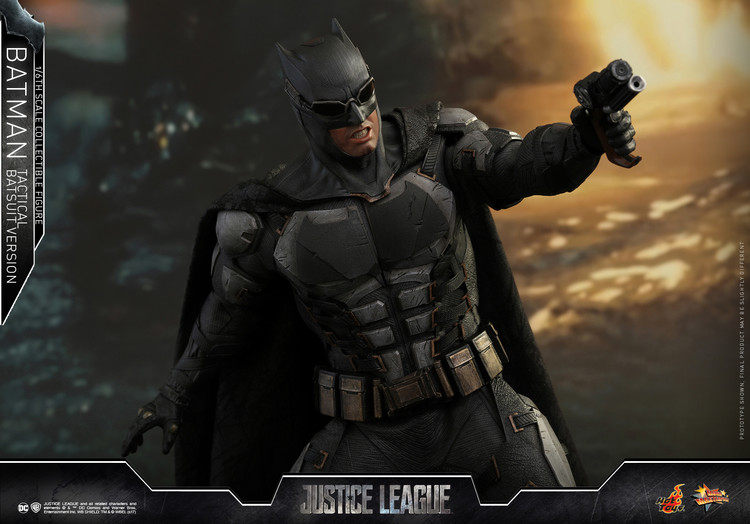 HotToys HT MMS432 Justice League Tactical Suit Medium Armor Batman VIP Edition Action Figure