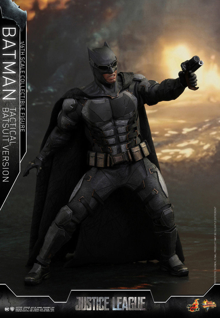 HotToys HT MMS432 Justice League Tactical Suit Medium Armor Batman VIP Edition Action Figure