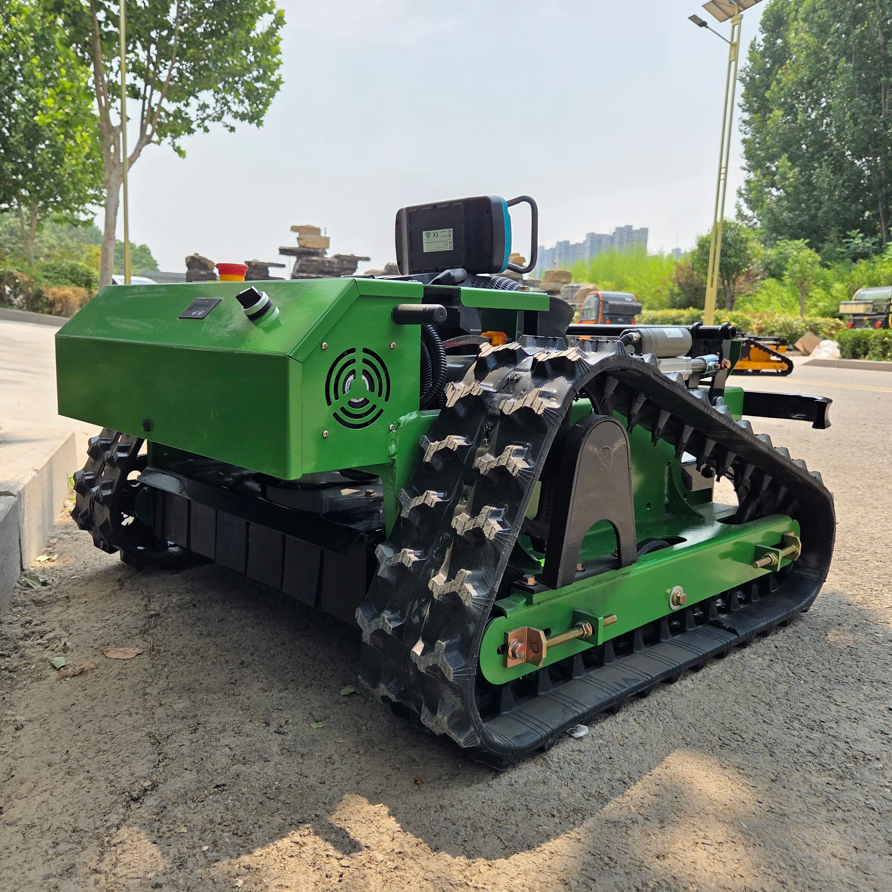 Hot sale Black Warrior intelligent remote control lawn mower Euro 5/EPA crawler high efficiency and high quality machine