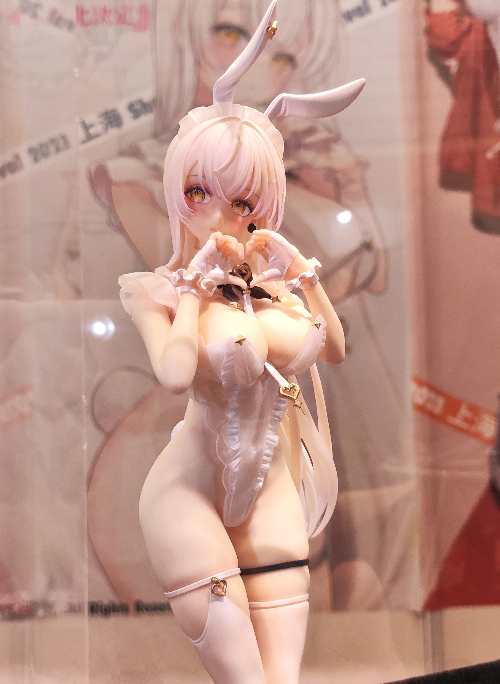 Lucille Rabbit Girl Peripheral figurine model table decoration, birthday gift, trendy toy scene decoration, car decoration
