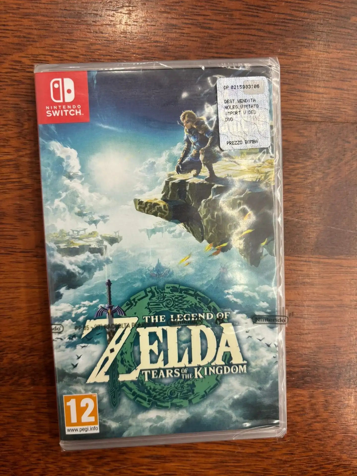 The Legend of Zelda: Tears of the Kingdom for Nintendo Switch - Adventure game set in Hyrule with Italian audio and text. Explore the skies above in this exciting sequel. Ideal for fans of Nintendo Switch games.