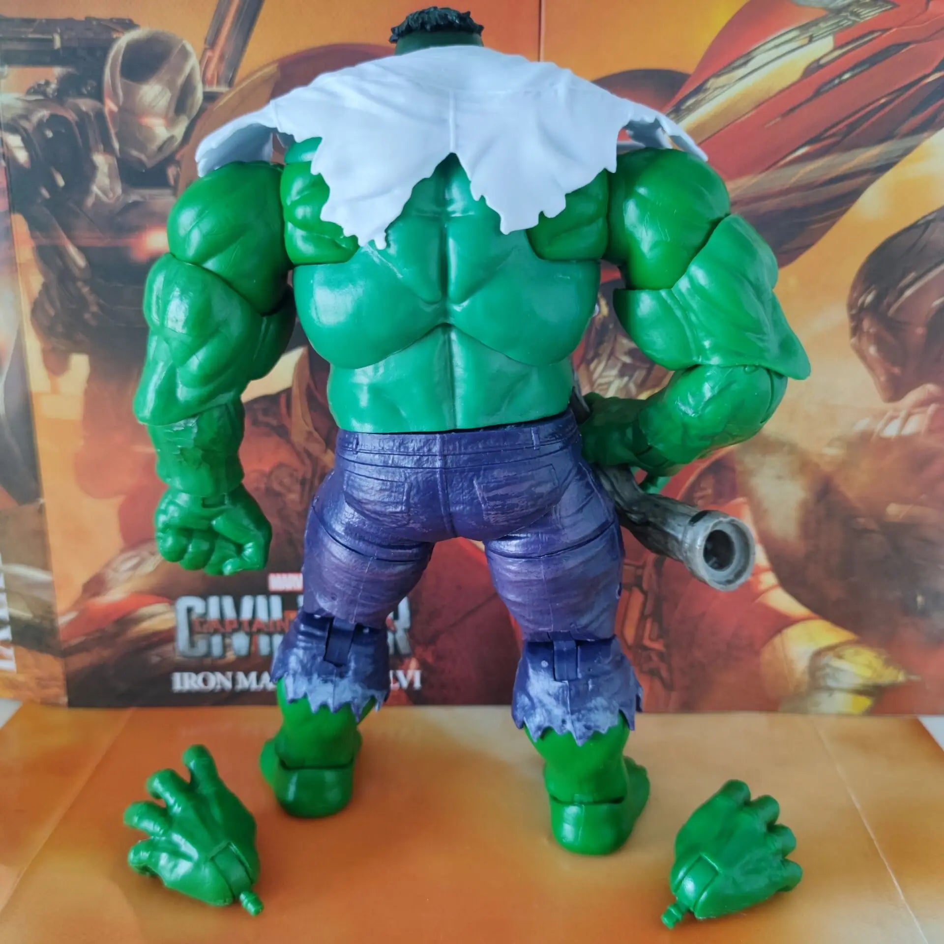 Marvel Legends 80th Anniversary Incredible Hulk with Tube 8" Loose Action Figure