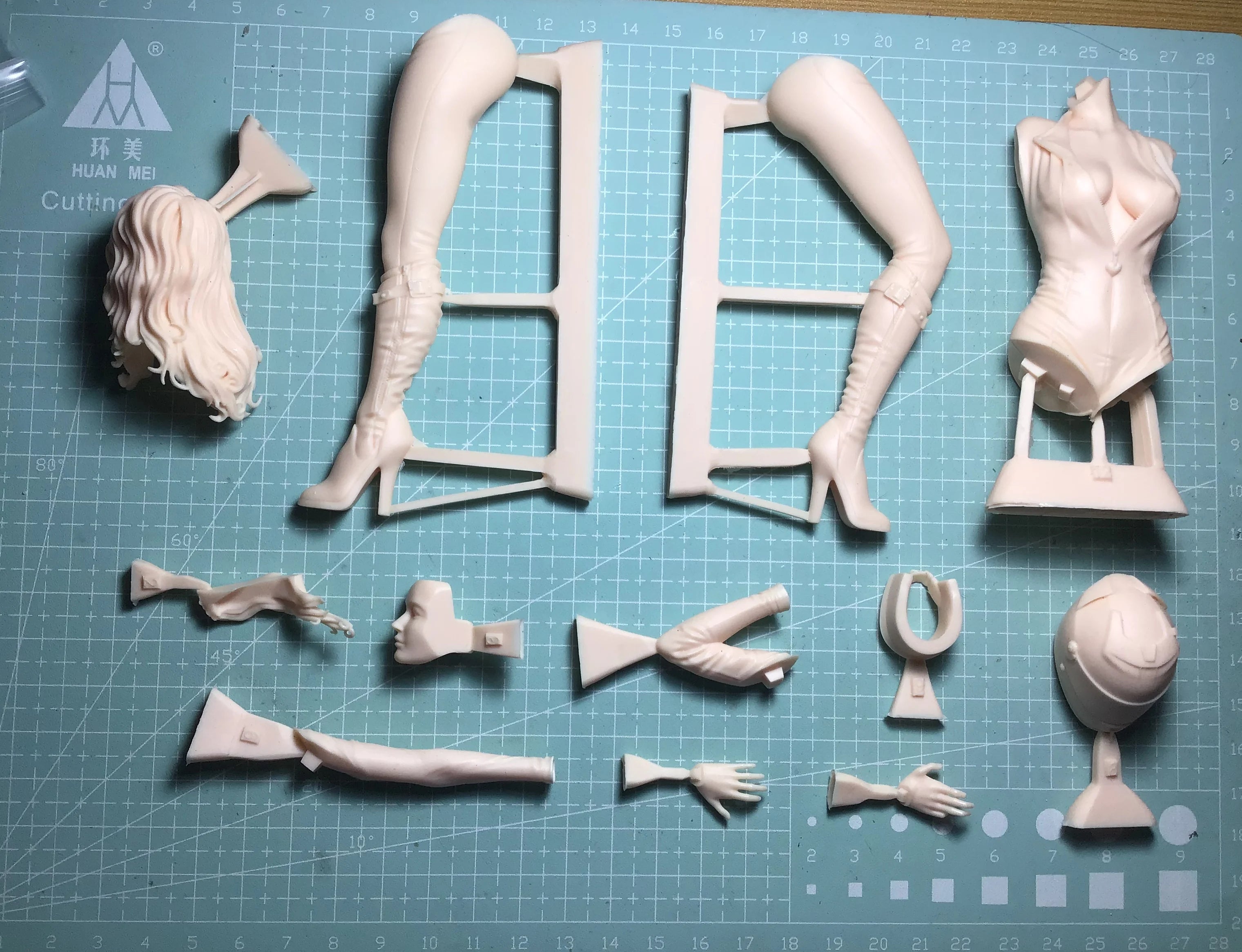 1/9  Resin Model Figure GK  ,  Unassembled and unpainted kit