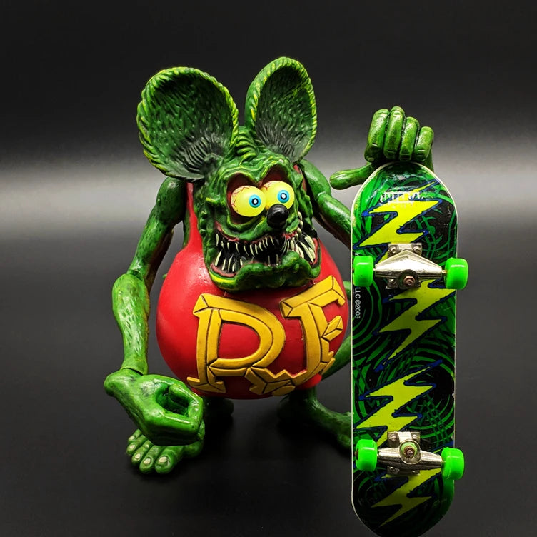 Hot The Tales of the Rat Fink Mouse Movable hands PVC Action Figure Collectible Model Toy 10cm