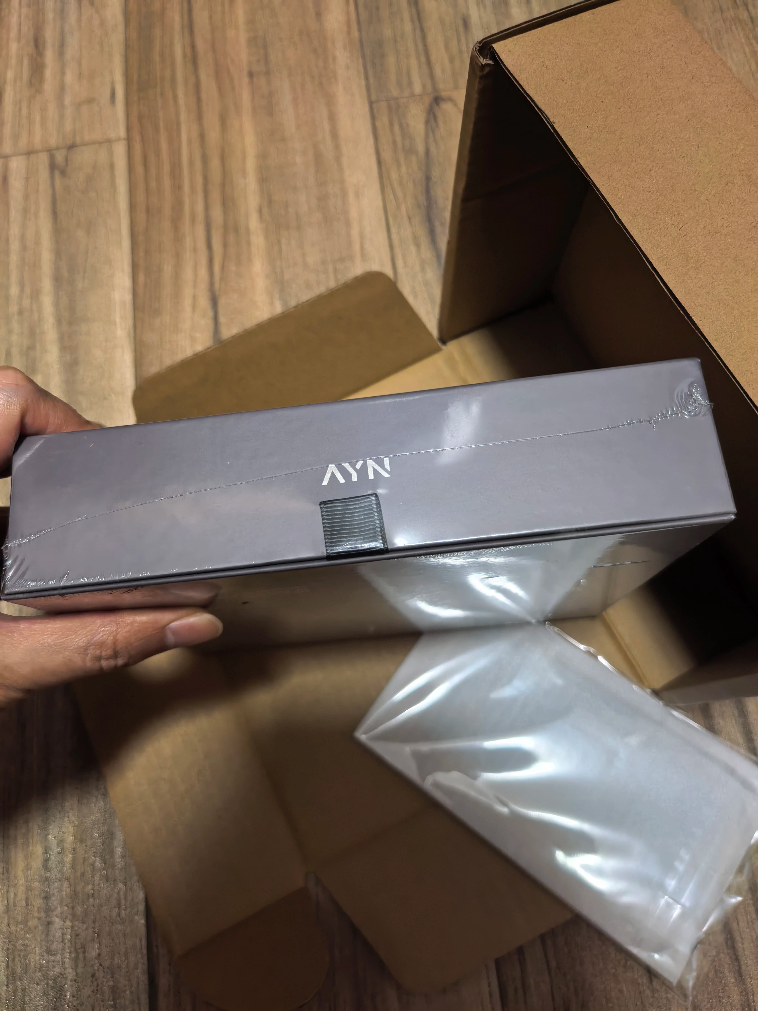 AYN THOR Max 16+1T Handheld Console — Purple color UFS 4.0 Version