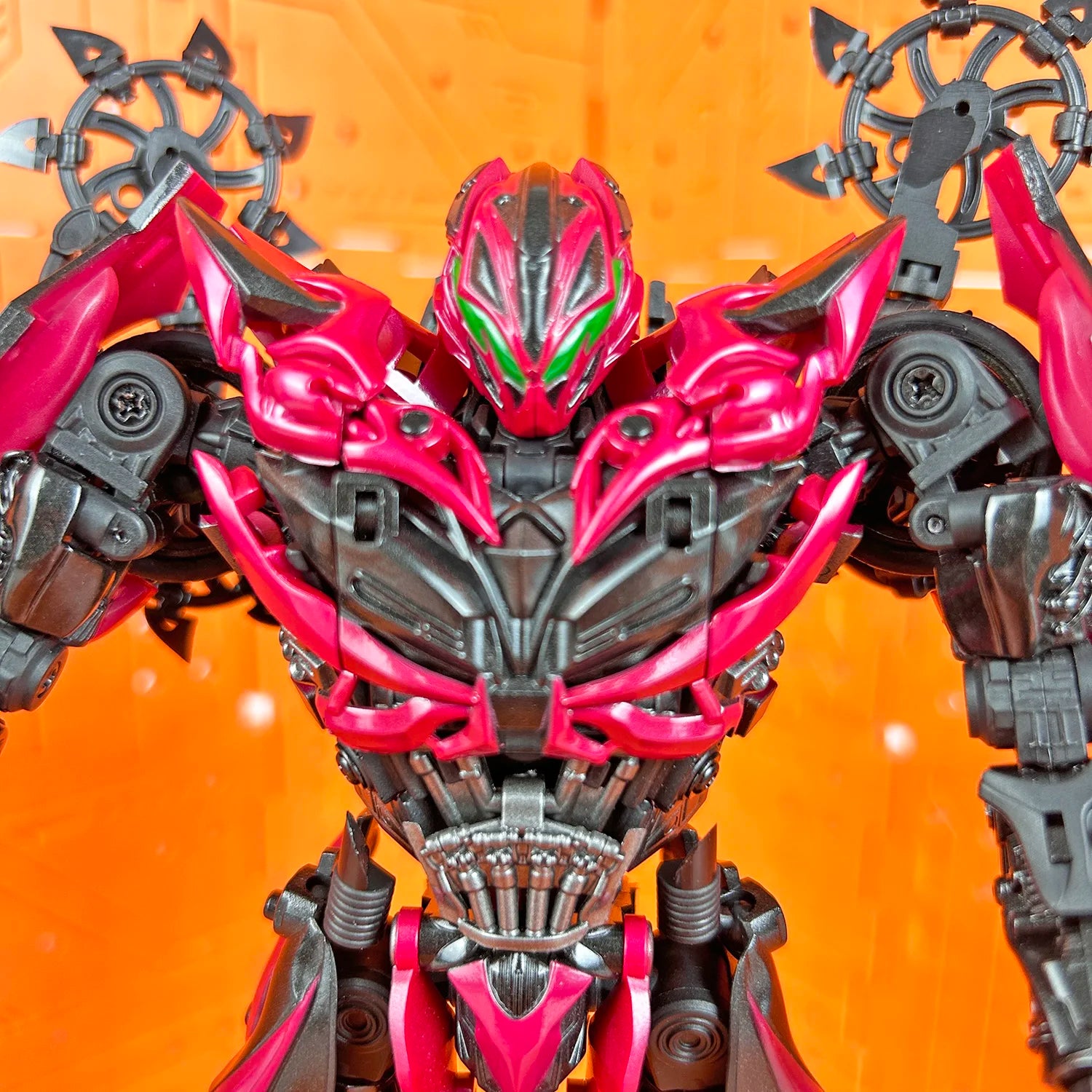 UniqueToys Transformation UT R09 UTR09 Poisson Bite Red Destroyer Stinger  Movie Edition Action Figure Model Gifts