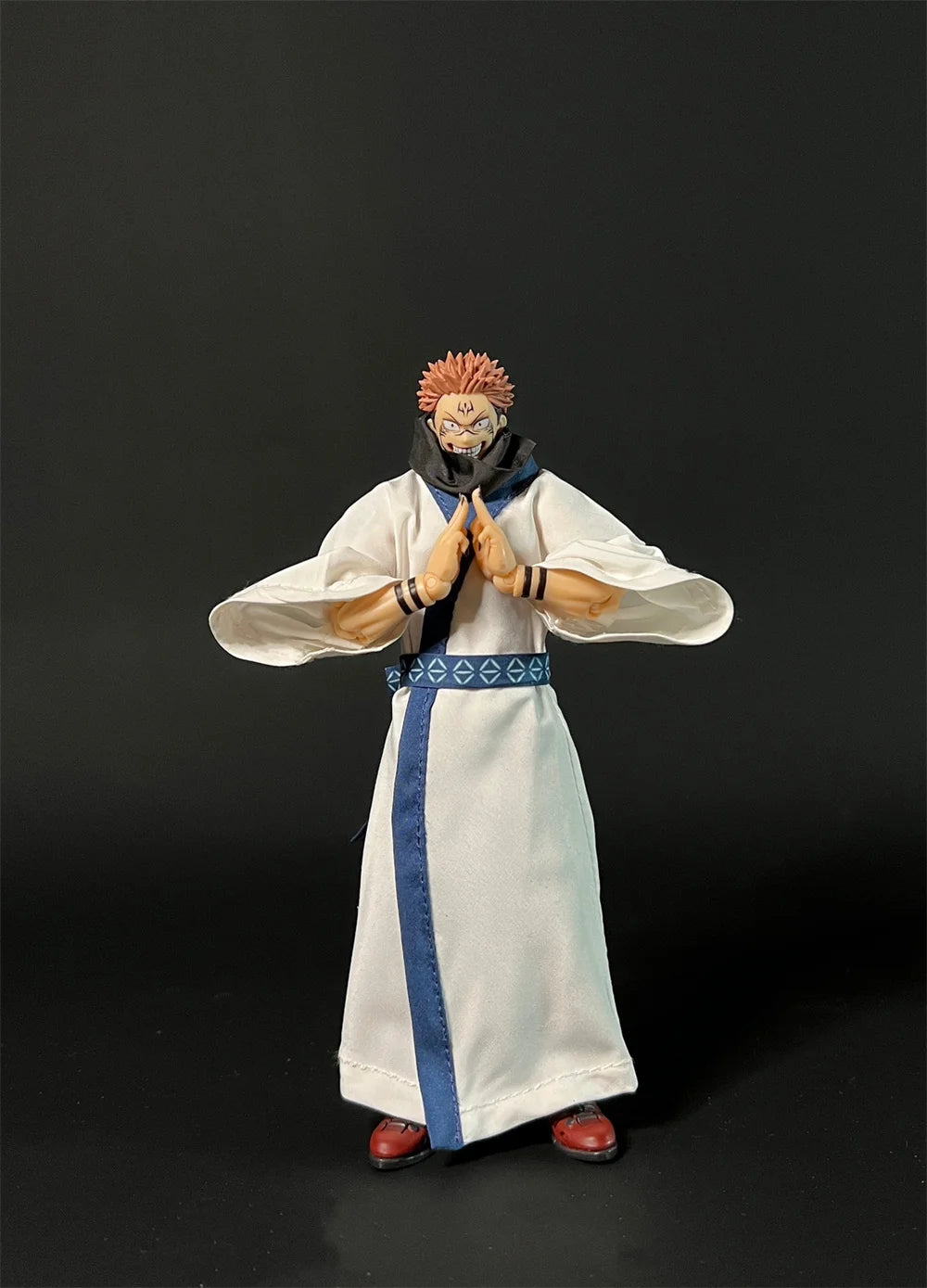 Bandai Shf Jujutsu Kaisen Ryomen Sukuna Combat Uniform White Long Robes Kimono Hanfu Clothes Model