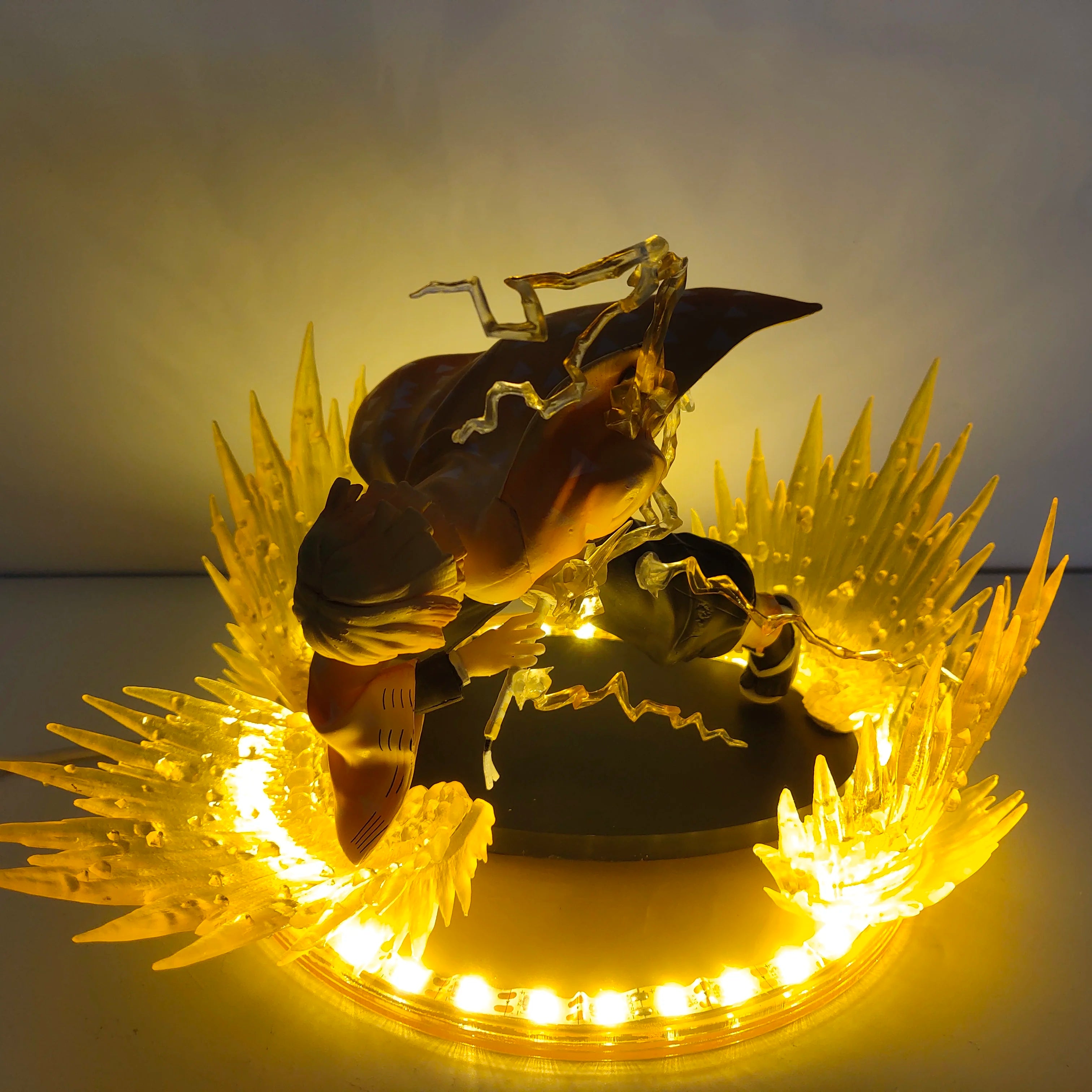 Demon Slayer Anime Agatsuma Zenitsu Led Lampe Birne Action-figuren Modell Figurine Figur &amp; Basis &amp; Lampe DIY Dekoration Spielzeug
