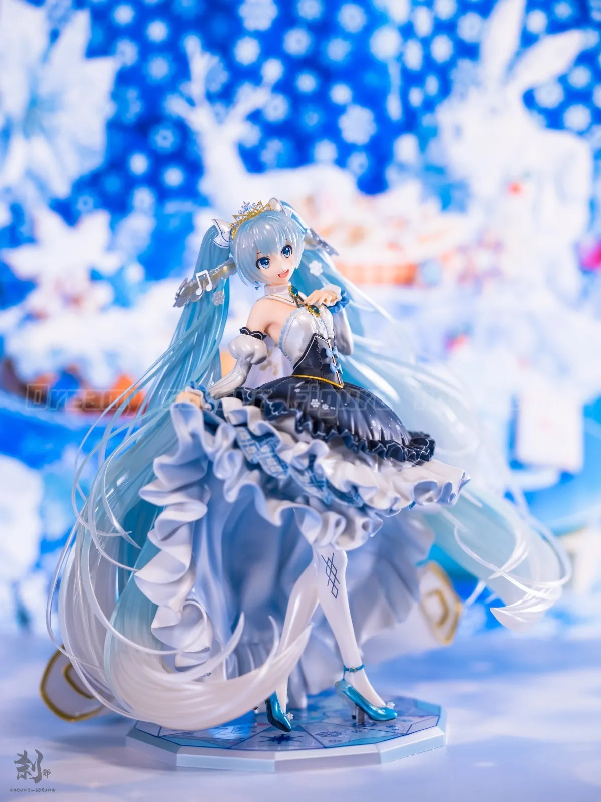 【In Stock】GSC VOCALOID Hatsune Miku Snow Princess Ver 1/7 Scale Anime Figure Collection