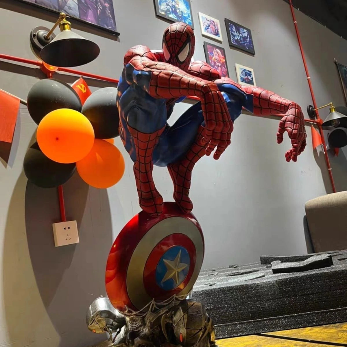 New 50cm Marvel Spider-Man Action Figure Squatting Statue Resin Classic Color Matching Ornaments Boy Collection Model Gift Toy