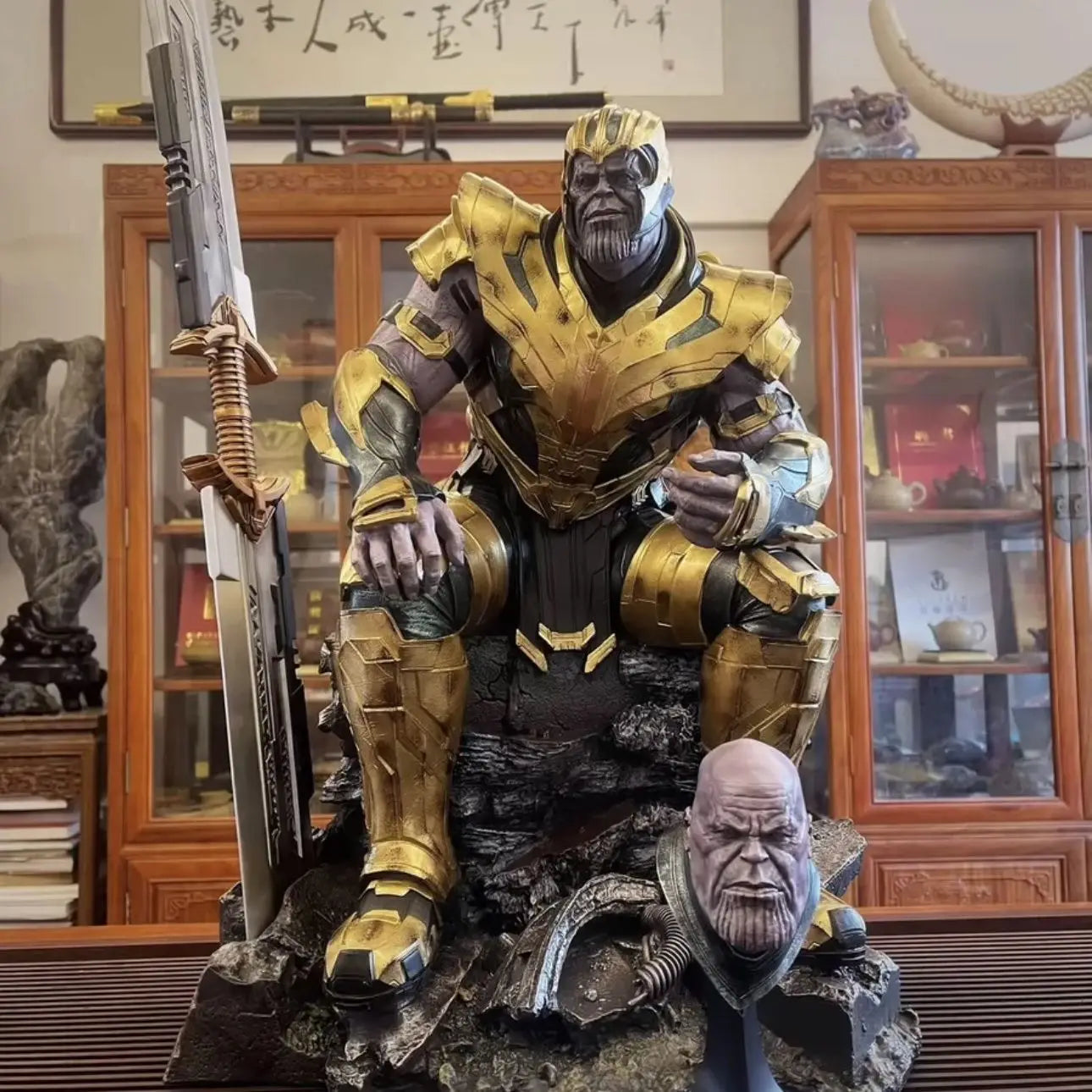 Marvel Танос, седнал, смола, екшън фигурка, голям размер с резервна глава, резбовани статуетки, колекционерска играчка за момчета