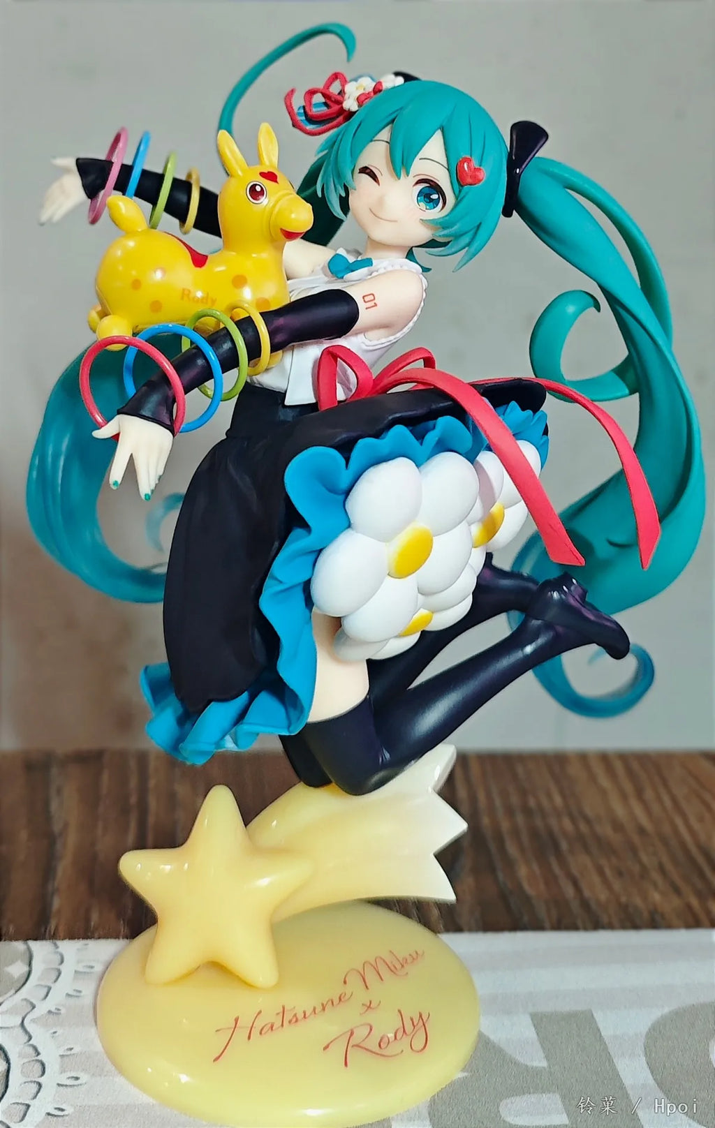 19CM BANDAI Hatsune Miku Figure Co-branded Rody Piapro Characters Artist Master Piece Scene Model Toy Doll Aciton Figure PVC