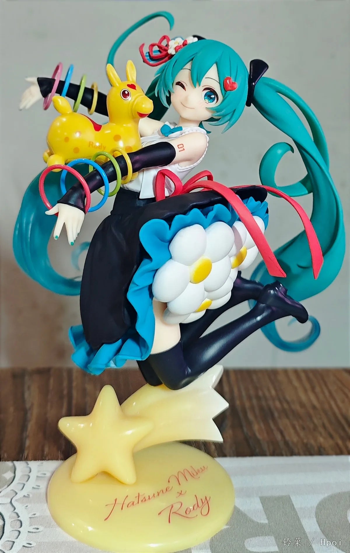 19CM BANDAI Hatsune Miku Figure Co-branded Rody Piapro Characters Artist Master Piece Scene Model Toy Doll Aciton Figure PVC