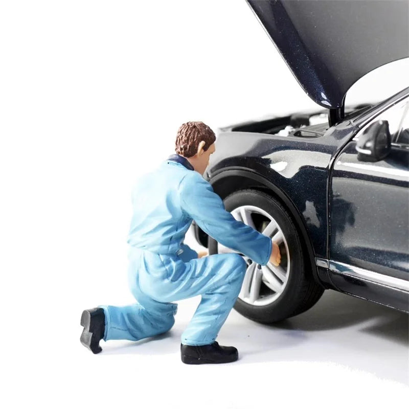 1/18 Scale 4Pcs Resin Repairman Model Vehicle Repair Factory Repair Worker Scene Accessories Action Figure Toy Gift Collection