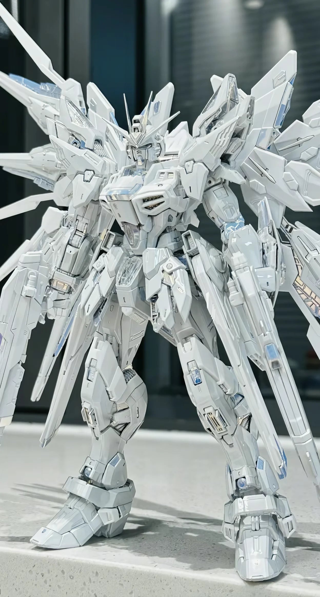 New MG 1/100 CHANGLONG 7701 Strike Freedom Twilight White MGEX Assembly Model Kit Anime Figure Collectible Toy Gift