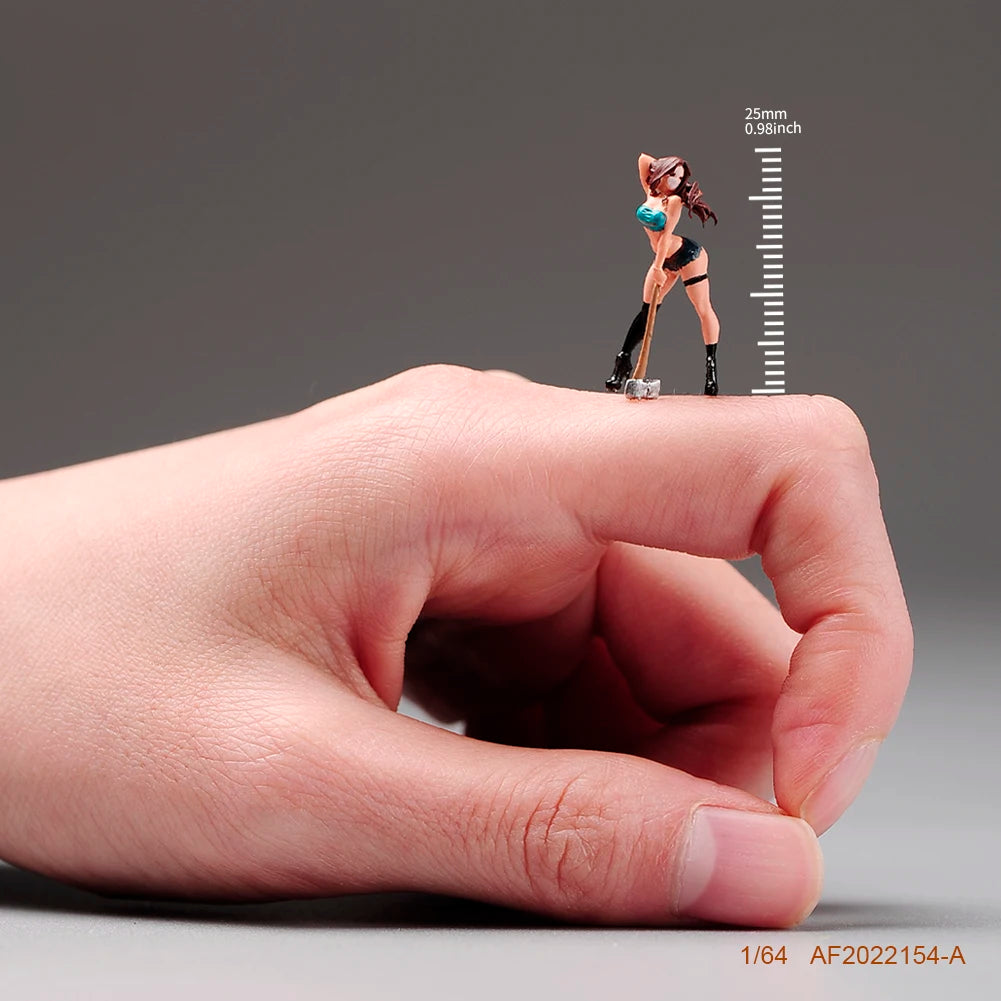 Miniatures Painted 1/64 Sexy Swimsuit Couple Fashionable Woman Props Figures Model Garage Scene Creative Dolls Car Toy