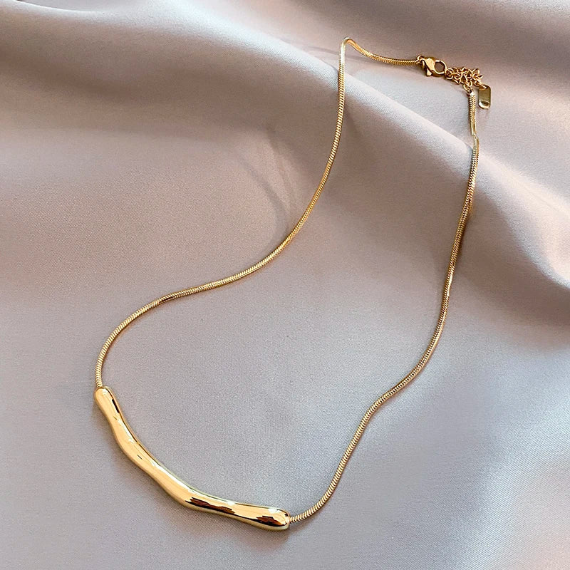 Europäische und amerikanische Mode Einfache Edelstahl Gold Farbe Schlüsselbein Kette Für Damenmode Kurze Halsketten Schmuck
