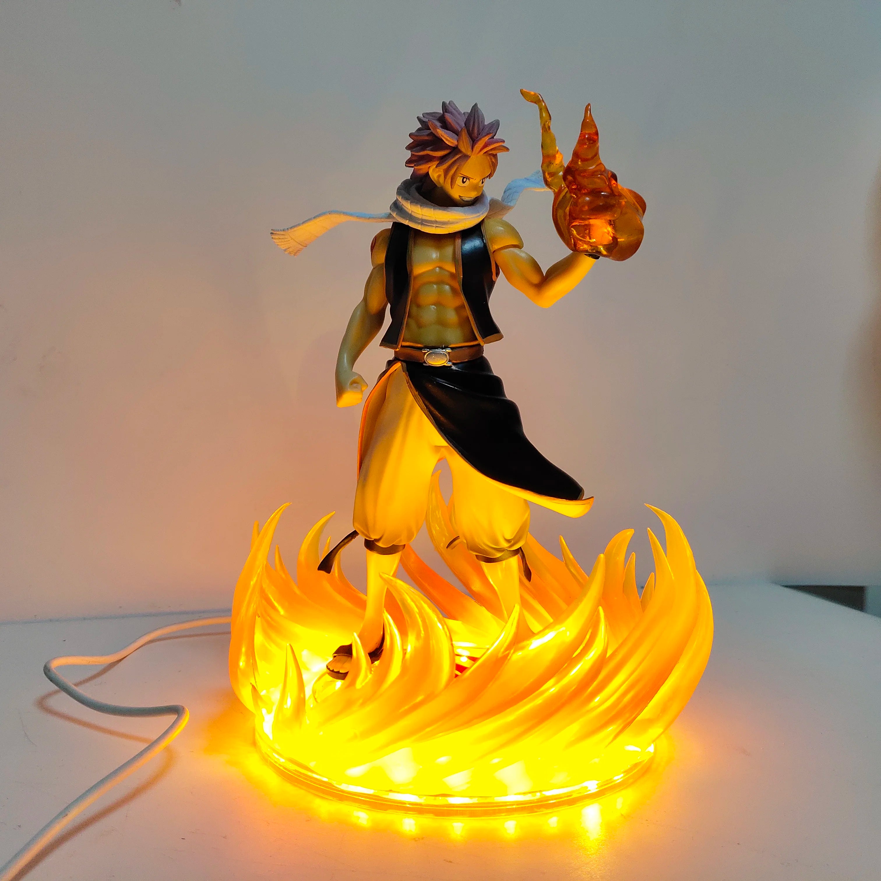 FAIRY TAIL Anime Natsu • Dragneel Led Lampe Birne Action Figuren Modell Figur Figur &amp; Basis &amp; Lampe DIY Spielzeug Sammlung