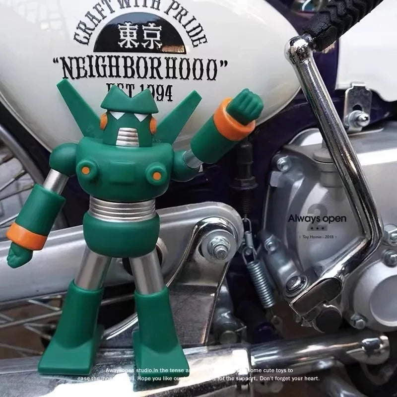 Berühmte Anime-Figuren Crayon Shin-chan Monster Kondam Roboter Akushon kamen Modell Actionfigur Spielzeug Geburtstag Weihnachtsgeschenk