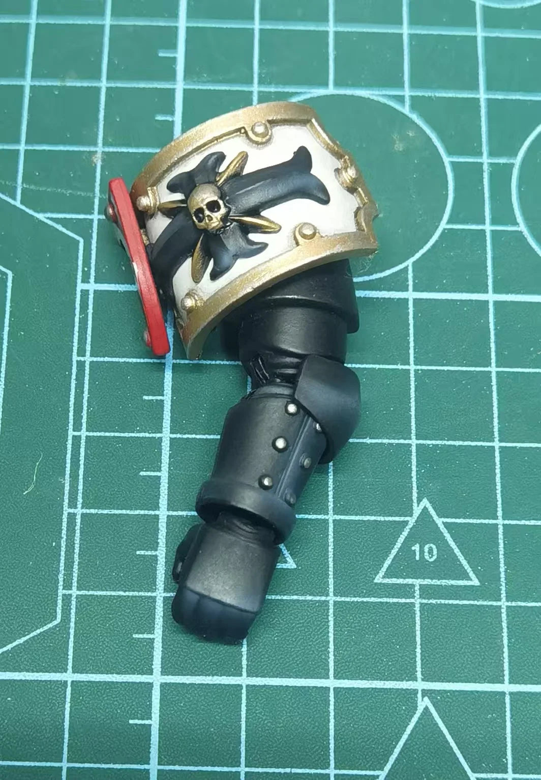Joytoy Warhammer 40K 1/18 Action Figures Black Templars Marshal Baldeckrath 12.3cm  Model Toy