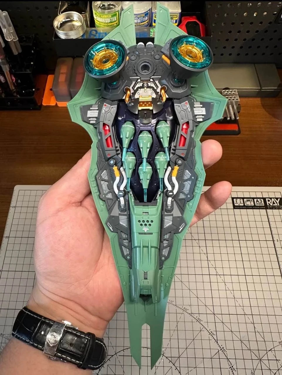 NEW 1/100 AXIS MODEL WORKS Kshatriya Osirisaerial Dominator Action Figure Luminous Lamp Assembly Gk Figure Collectible Model