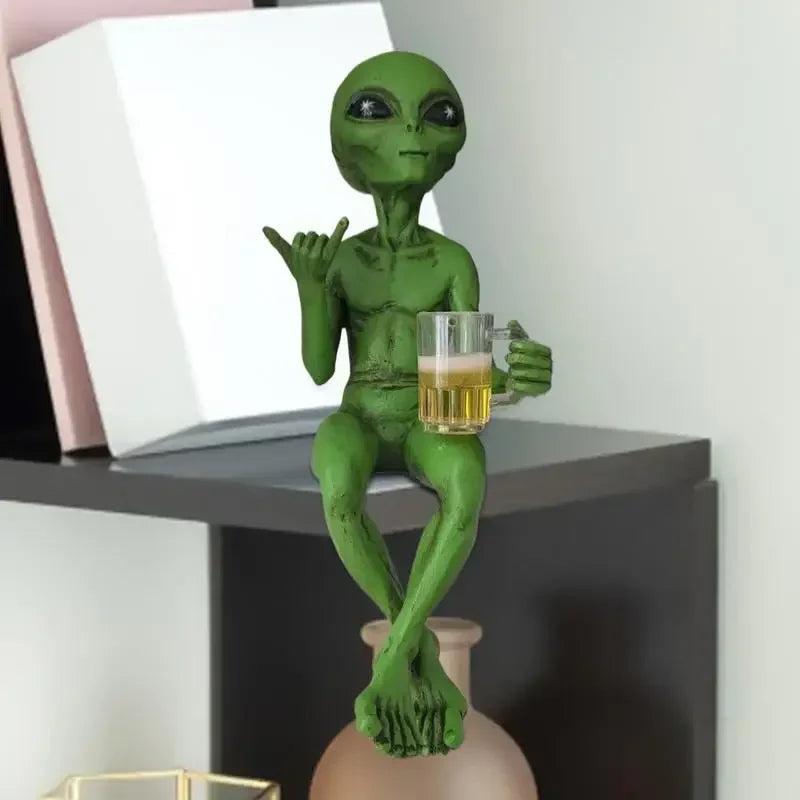 Alien-Statue, Bier trinkende Alien-Skulptur, Kunstharz, Neuheit, Sammlerstücke, lustige Schreibtisch-Dekoration für Erwachsene, Schreibtisch, Schlafzimmer, Garten