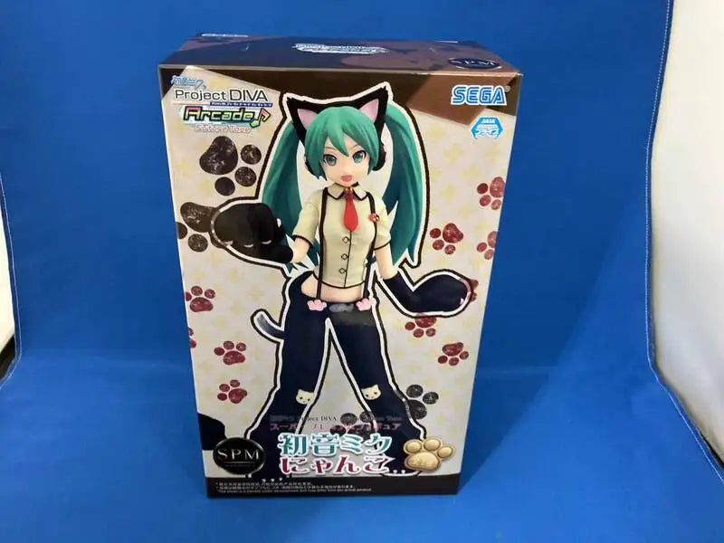 Auf Lager SEGA Hatsune Miku Projekt DIVA Arcade Future Tone SPM Hatsune Miku-Kleine Katze PVC 23CM Anime Actionfiguren Modell Spielzeug