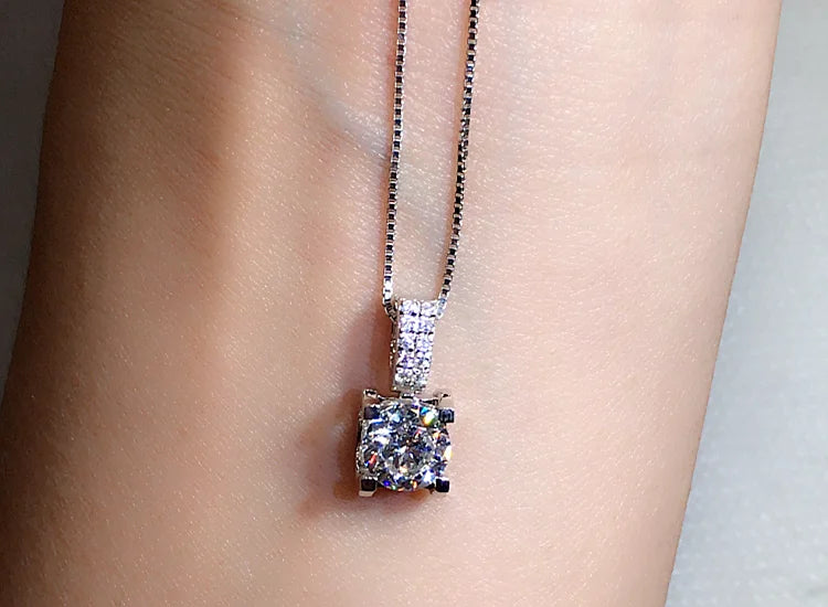 Custom Real Platinum PT950 Pendant Necklaces Women Engagement Anniversary Wedding Necklaces Round Moissanite Diamond Necklaces